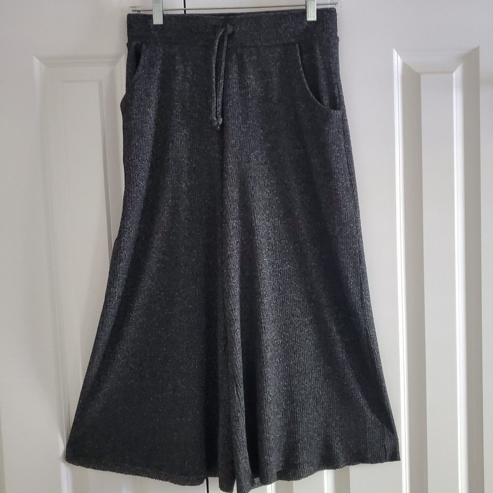 Common Threads Salt & Pepper Pull-up Knit Culottes Pants/Capri Size M